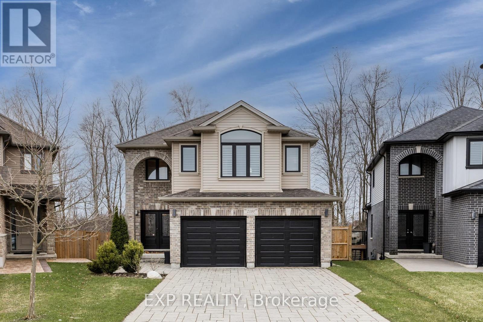 2180 YELLOWBIRCH PLACE, London North (North S)