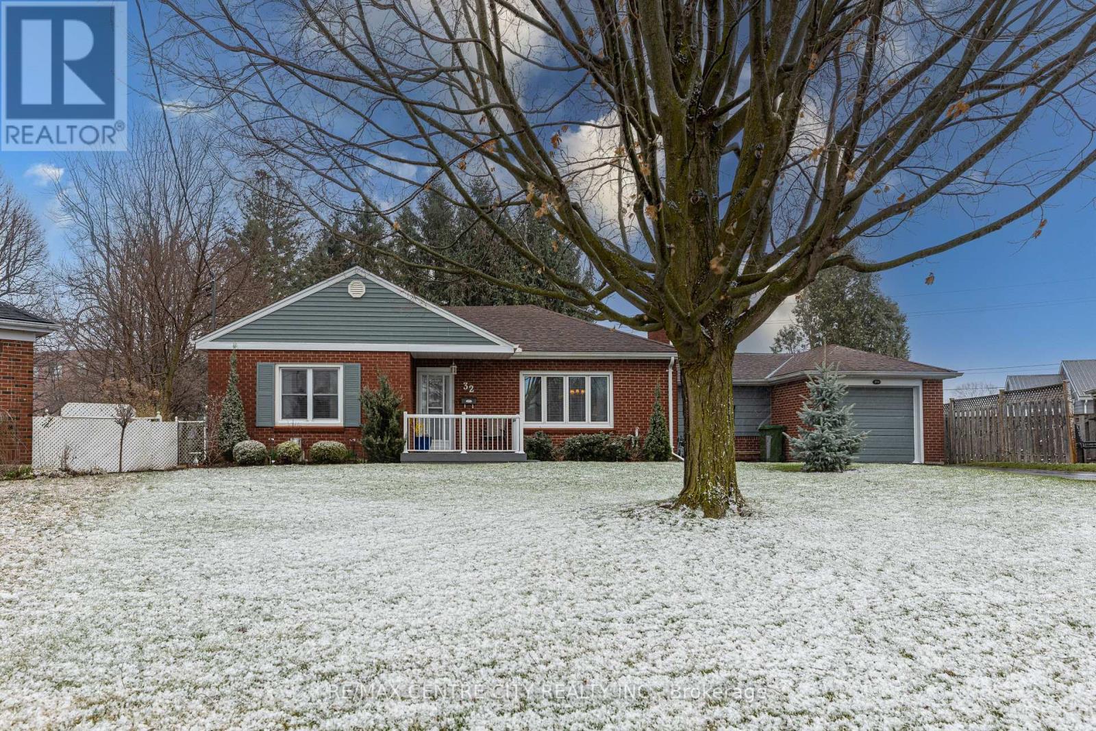 32 DIEPPE DRIVE, St. Thomas