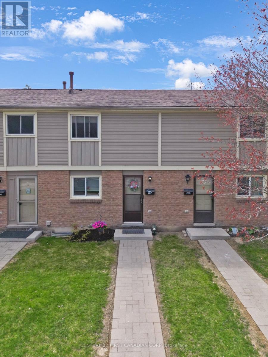 105 - 257 PIONEER DRIVE, Kitchener