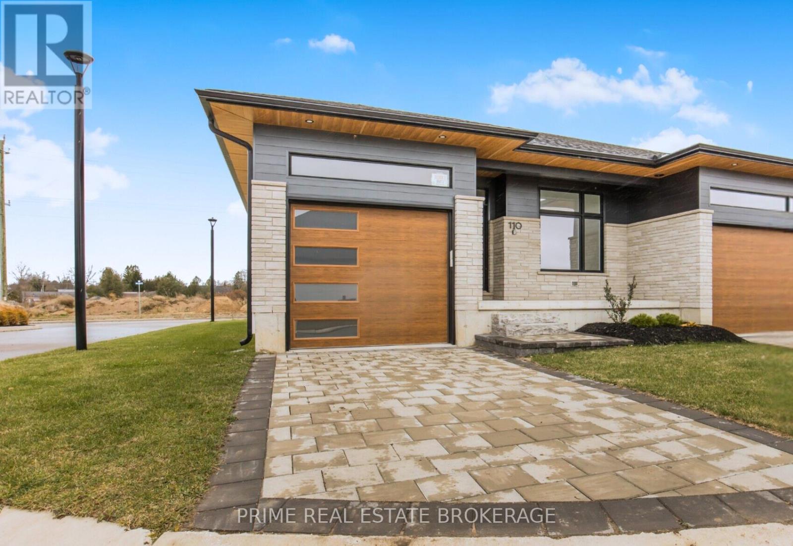 1 - 110 COASTAL CRESCENT, Lambton Shores (Grand Bend)
