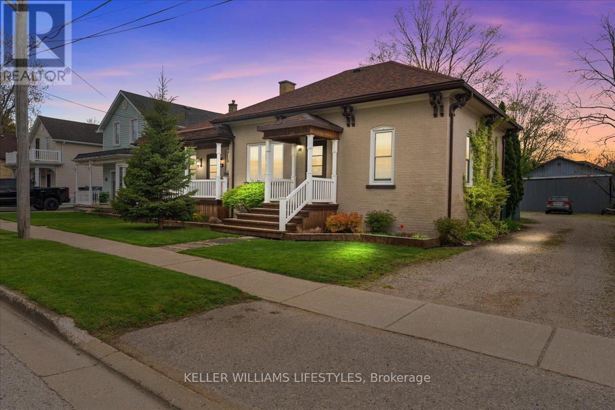 22 PRINCE STREET, Lambton Shores (Forest)