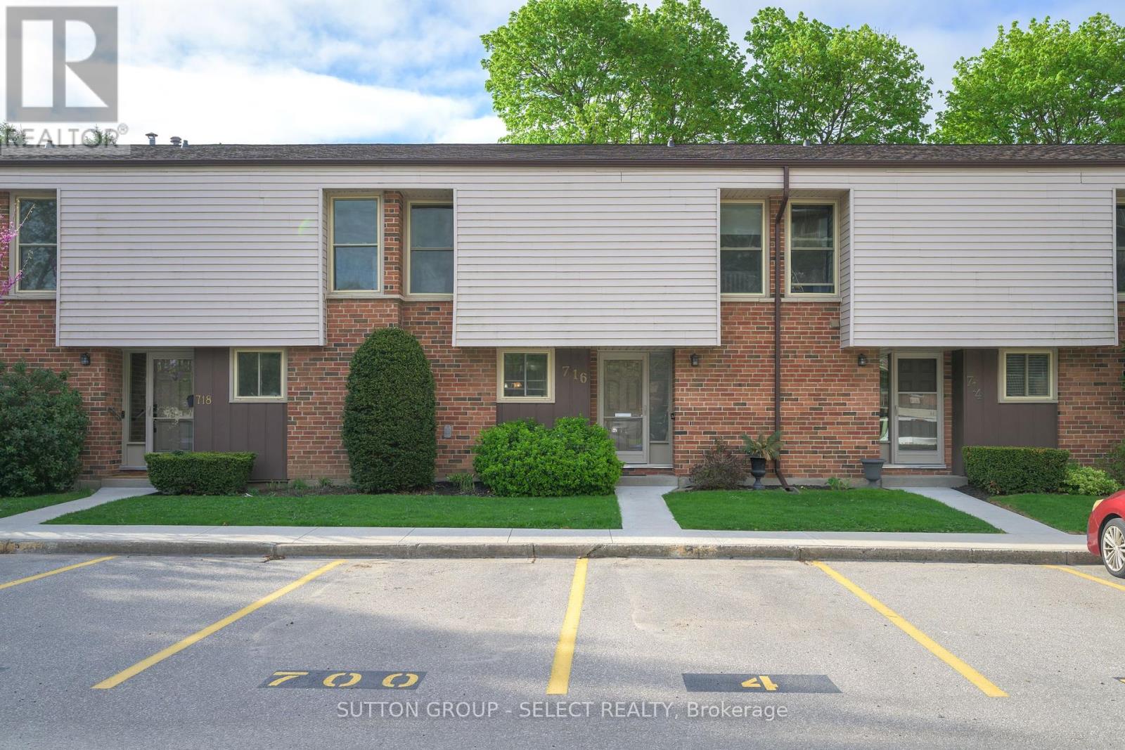 716 FANSHAWE PARK ROAD E, London North (North C)