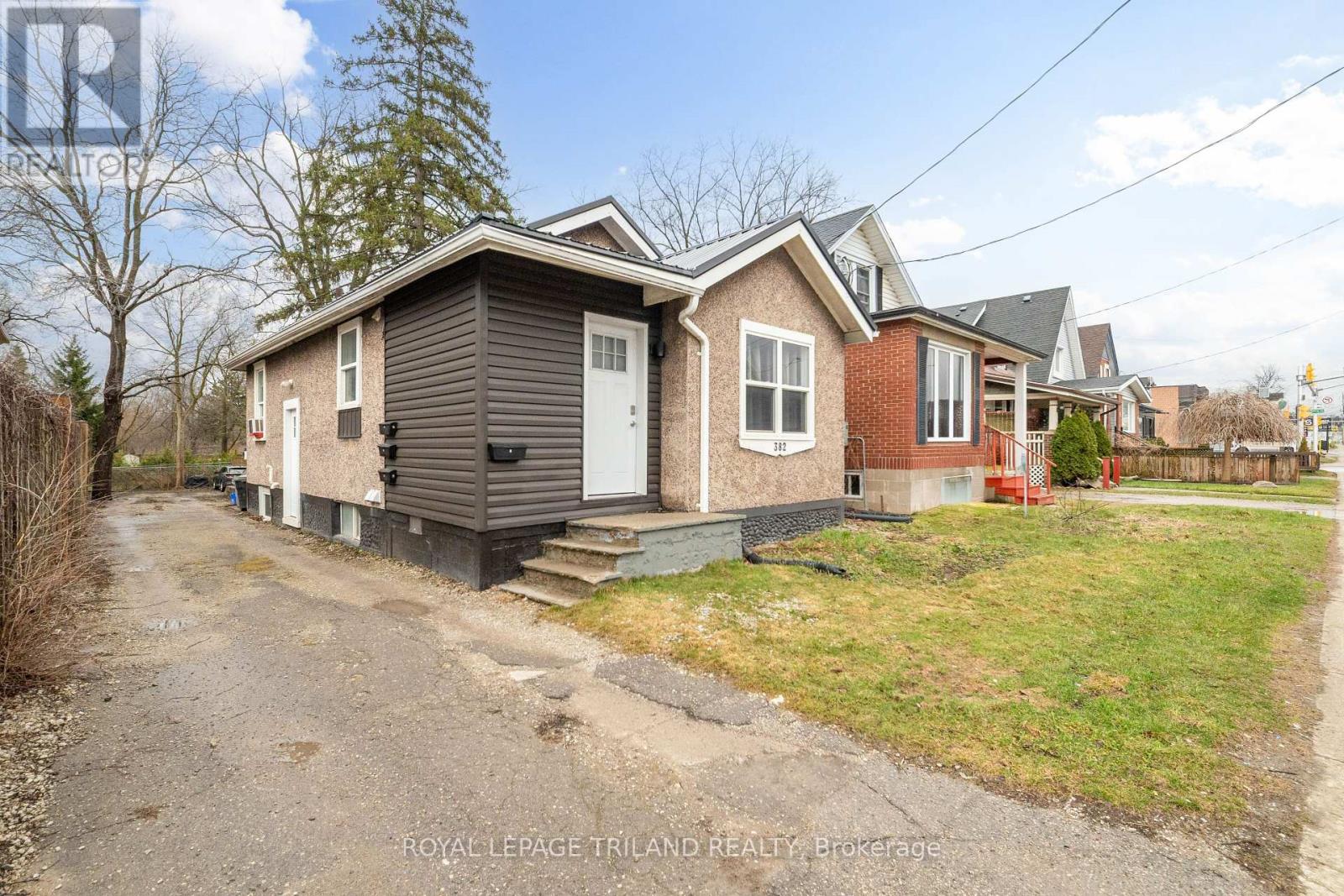 382 WHARNCLIFFE ROAD S, London South (South F)