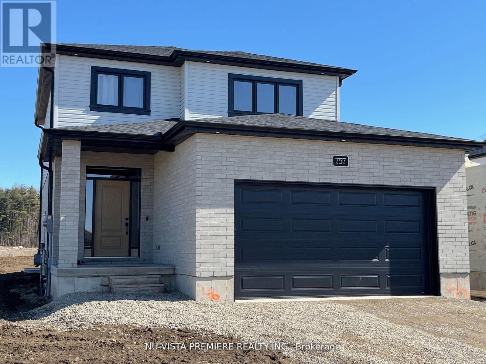 811 GATESTONE ROAD, London South (South U)