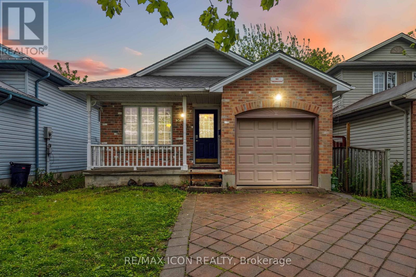 238 FLEMING DRIVE, London East (East D)