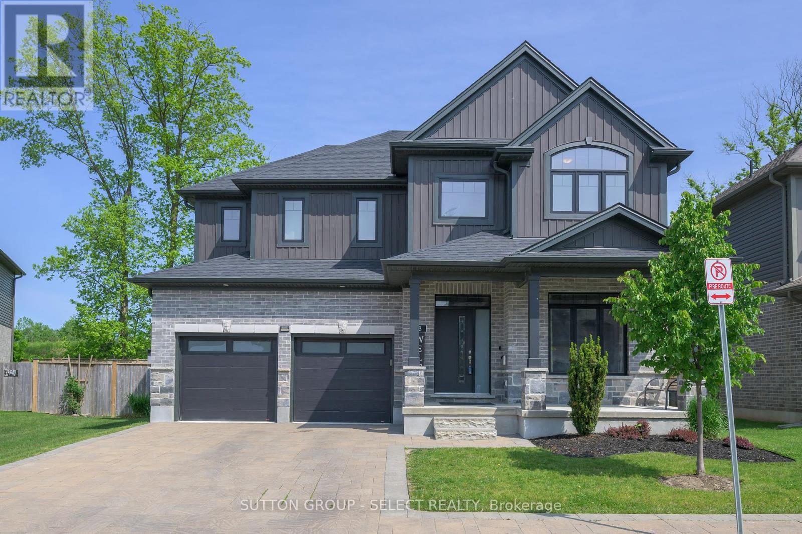 33 - 1061 EAGLETRACE DRIVE, London North (North S)