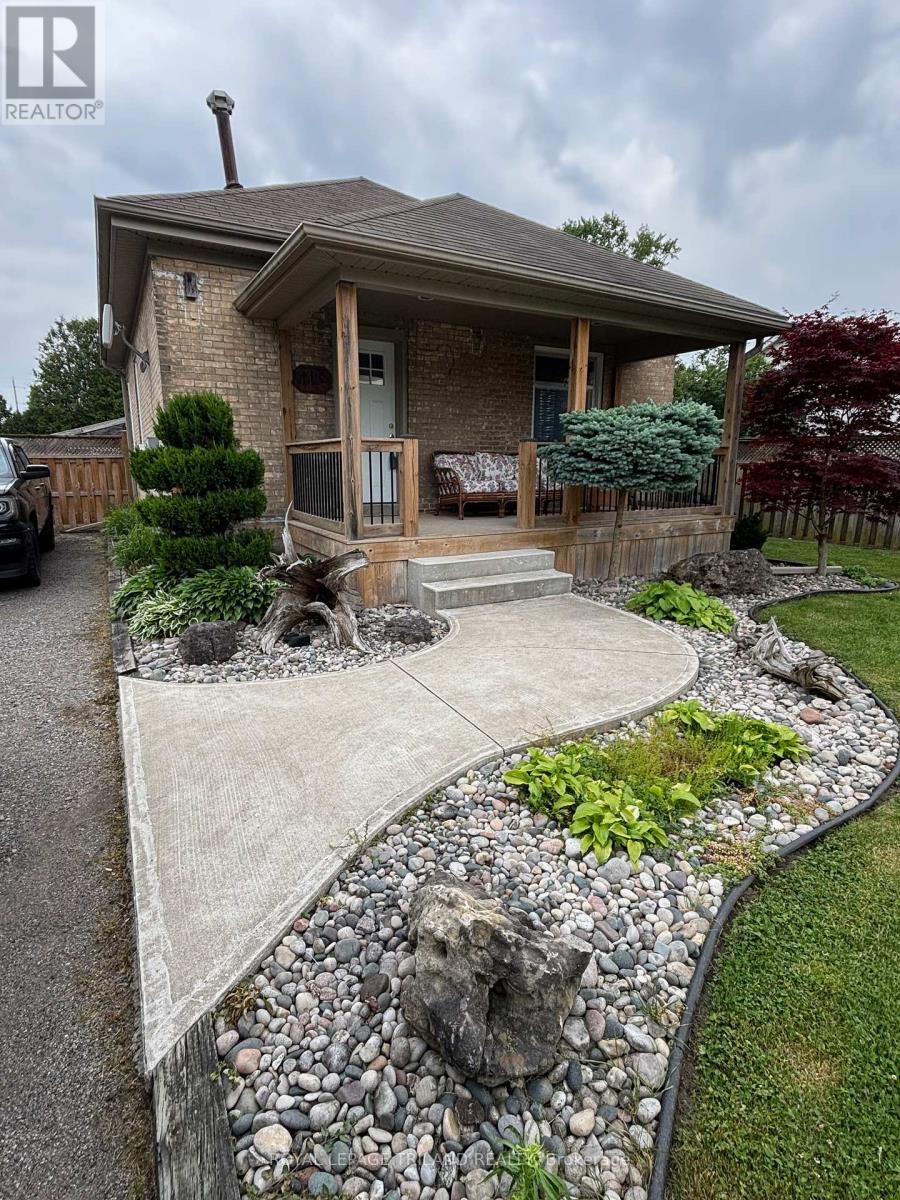 118 SCOTT STREET, Strathroy-Caradoc (SE)