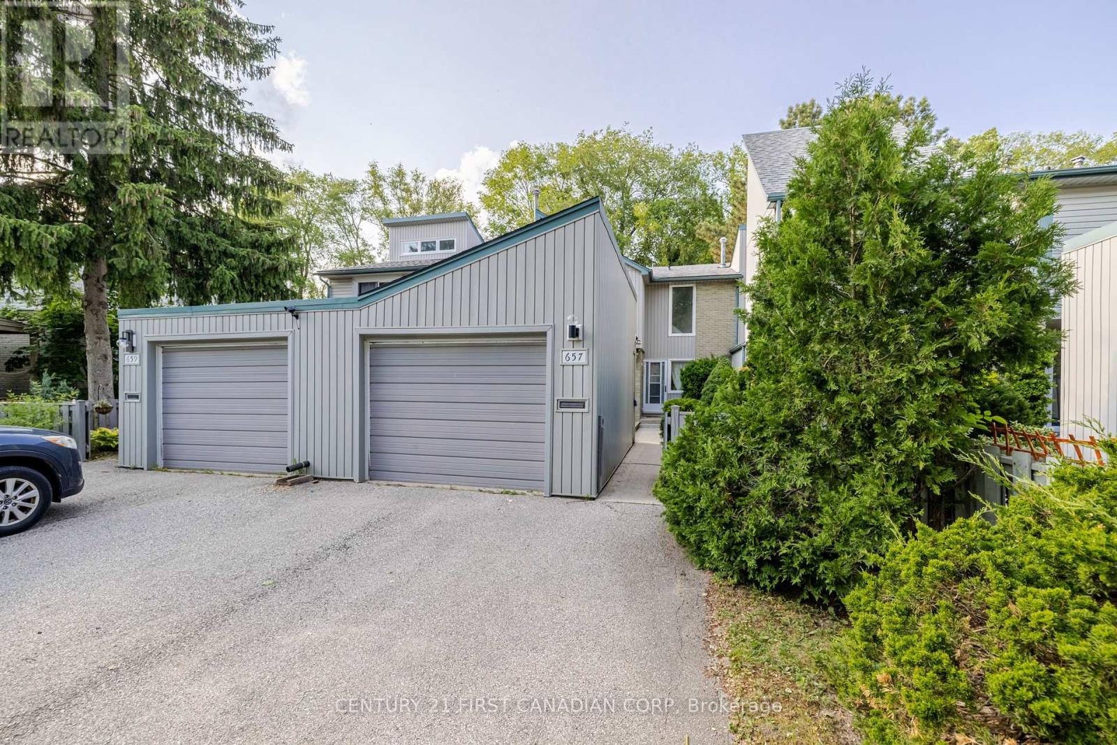 14 - 657 WOODCREST BOULEVARD, London South (South M)