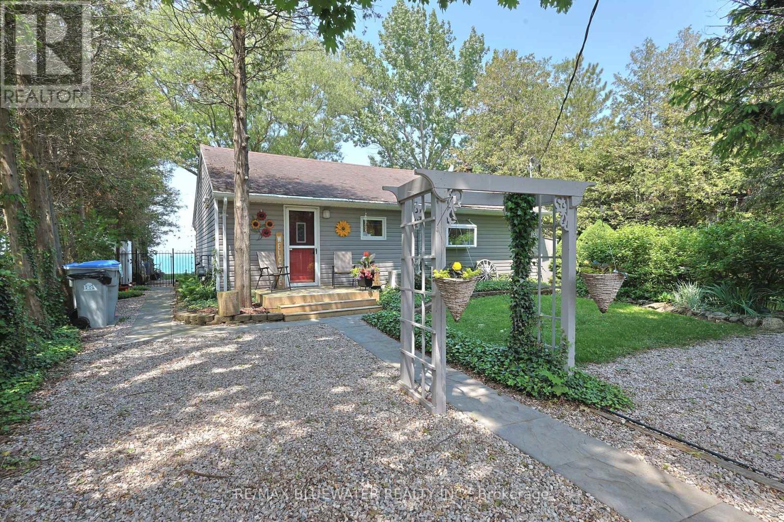 72209 LAKESHORE DRIVE, Bluewater (Hay)
