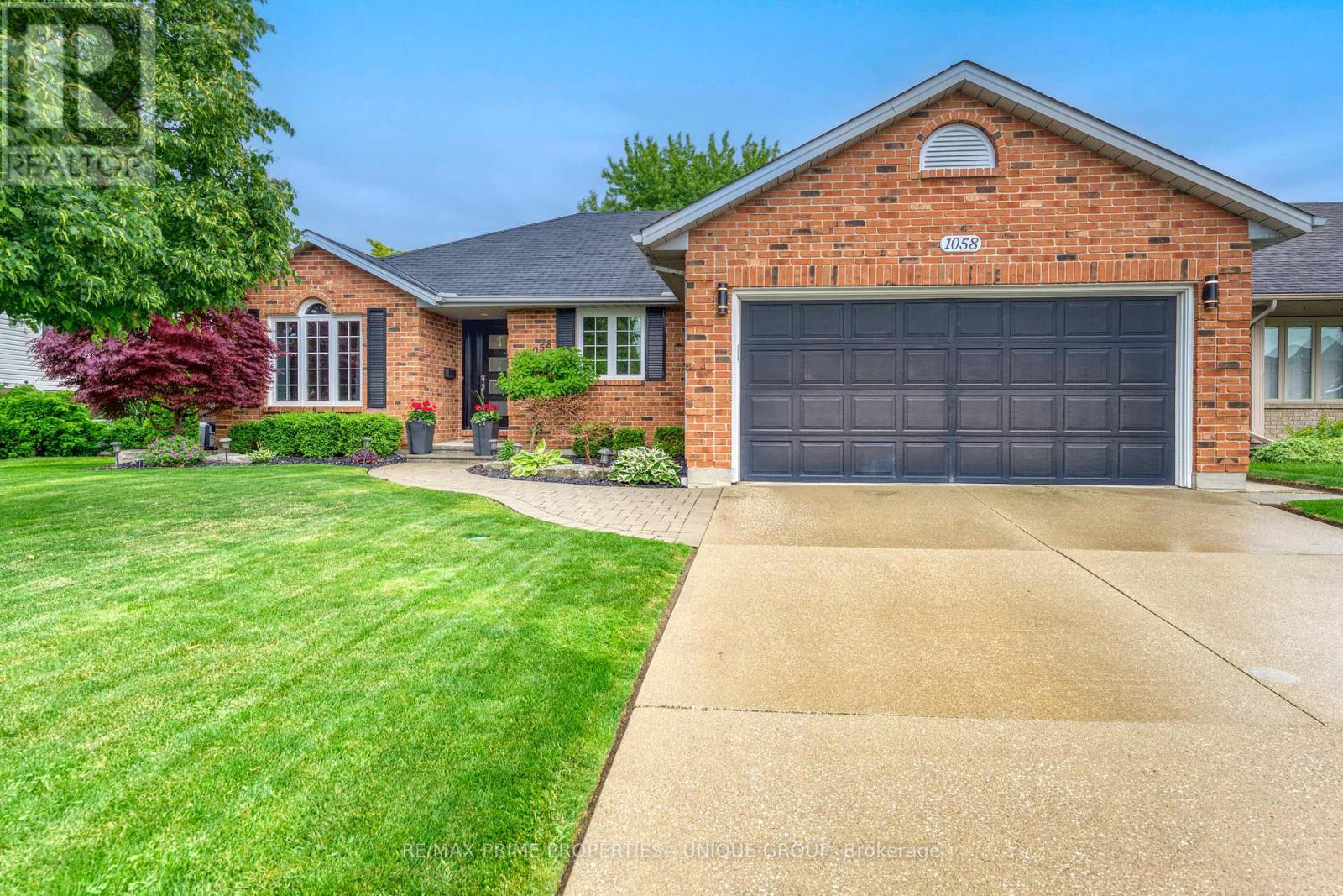1058 FINCH DRIVE, Sarnia