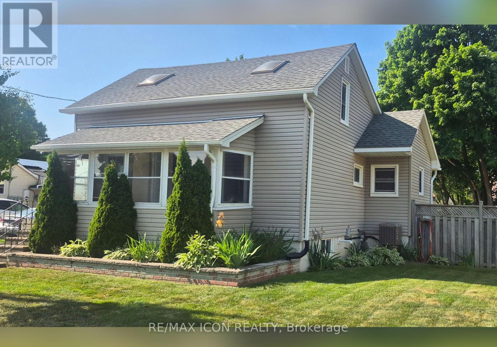 198 ELM STREET, St. Thomas