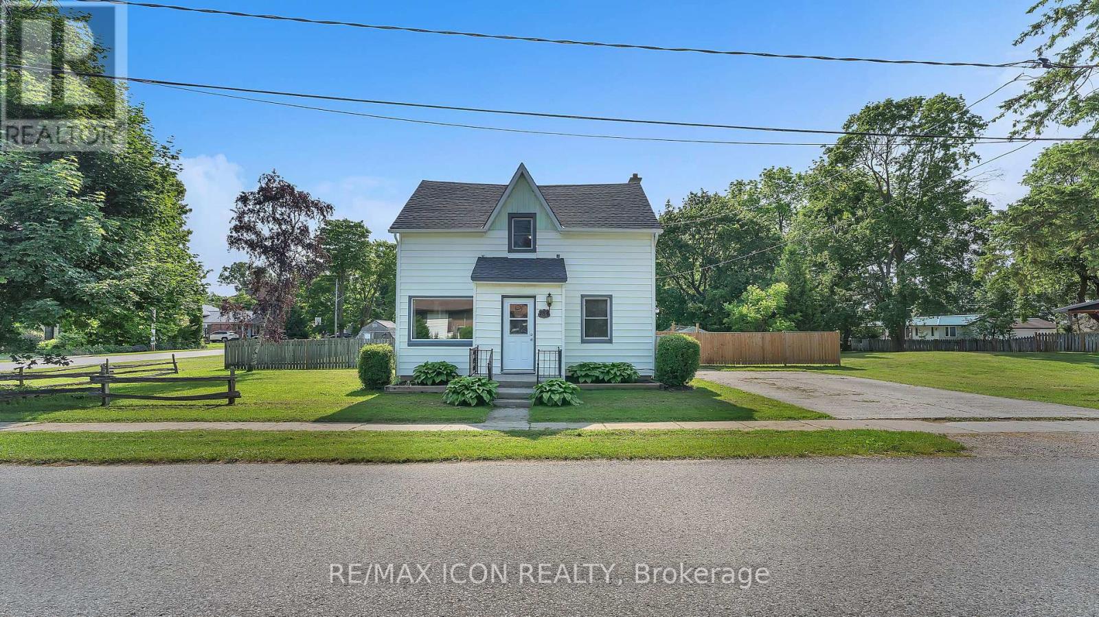 184 CATHERINE STREET, North Middlesex (Parkhill)