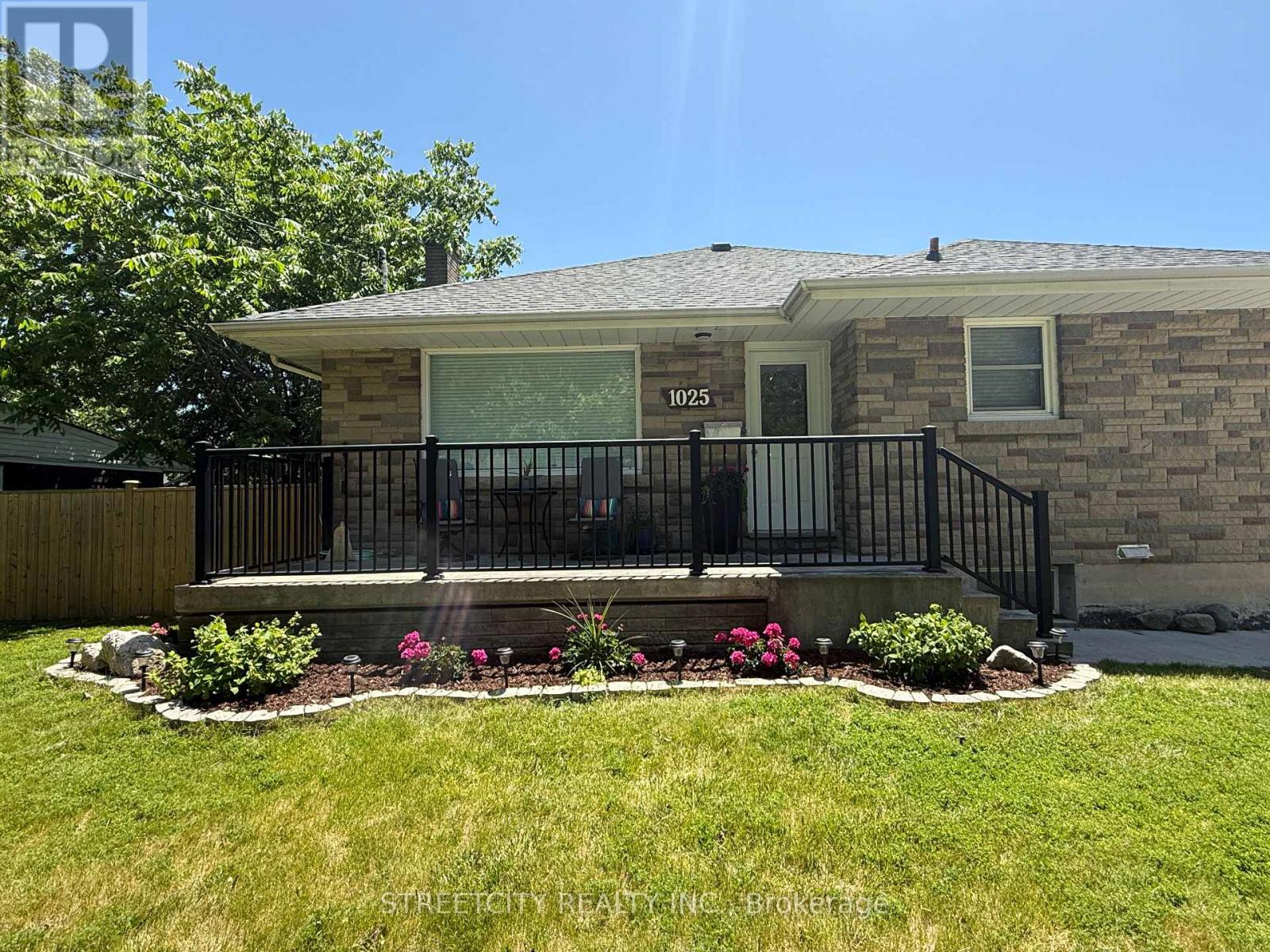1025 KENSINGTON BOULEVARD, Sarnia
