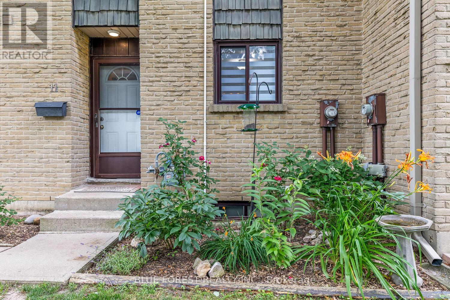 11 - 460 SOUTHDALE ROAD E, London South (South Q)