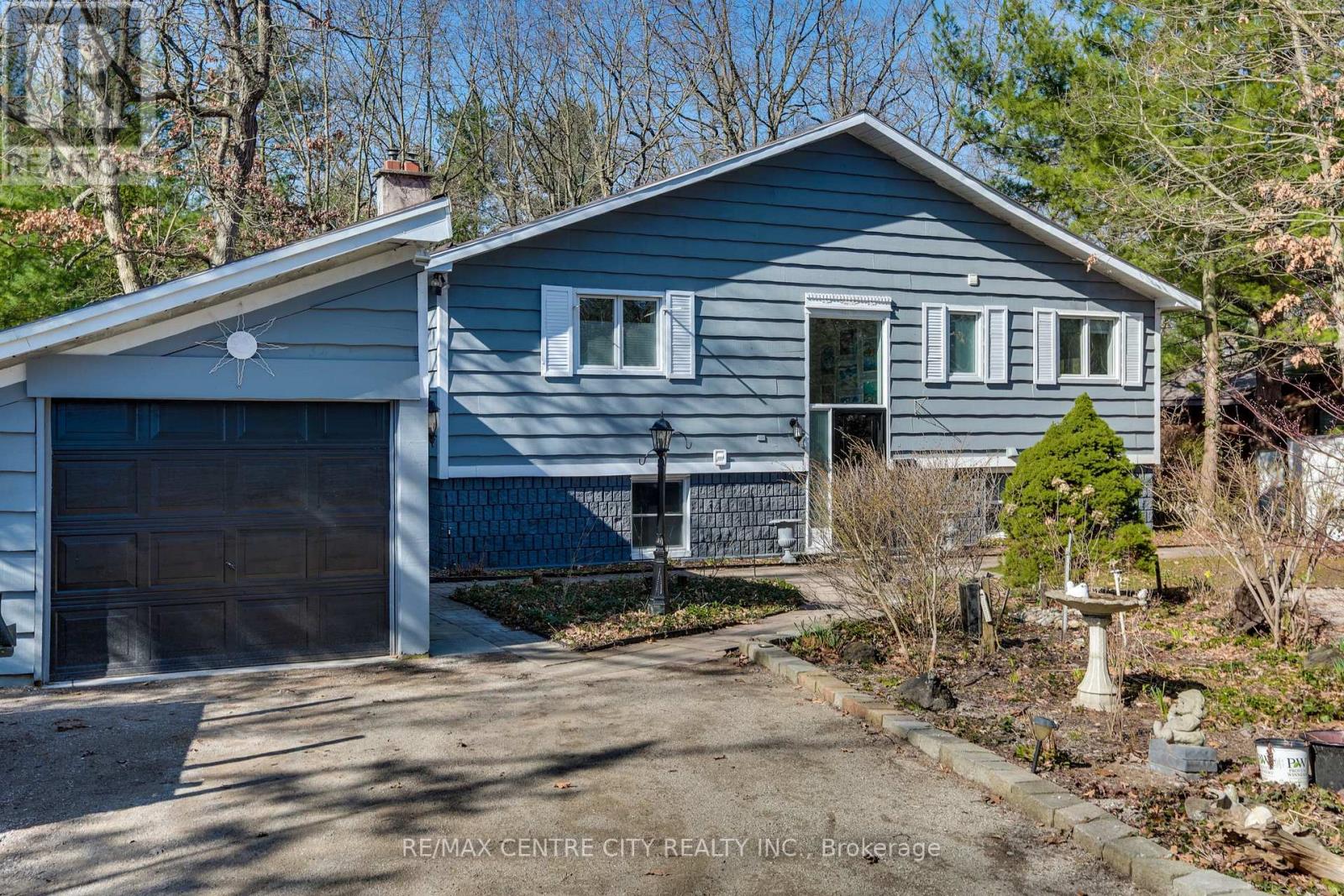 10161 ANDREA STREET, Lambton Shores (Port Franks)