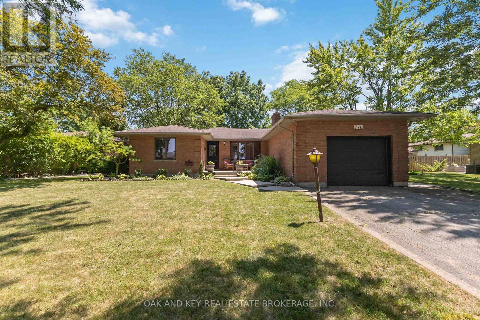 770 GALLOWAY CRESCENT, London South (South O)