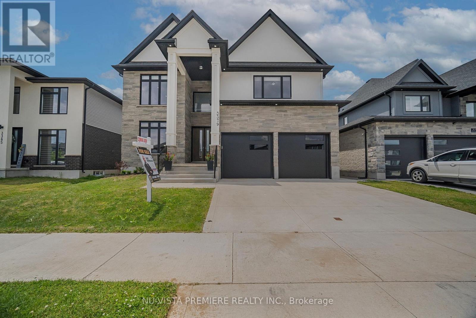 3379 FRONTIER AVENUE, London South (South V)