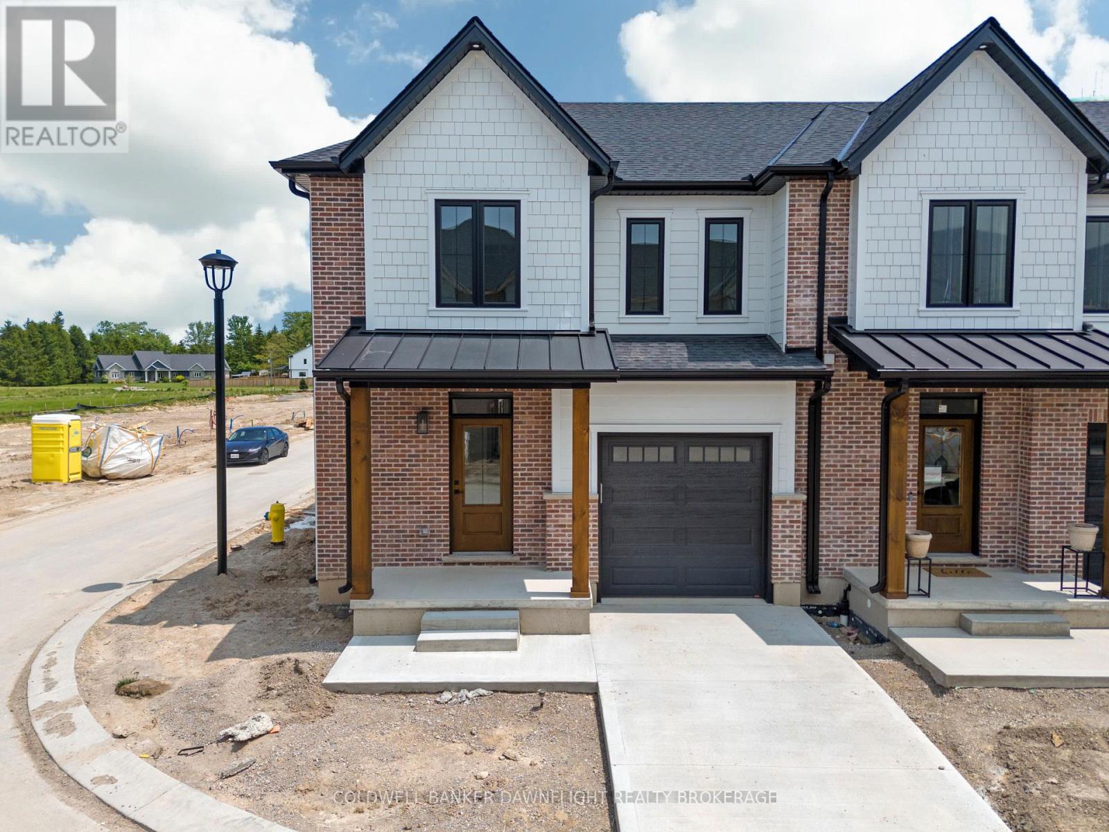 27 - 147 SCOTTS DRIVE, Lucan Biddulph (Lucan)