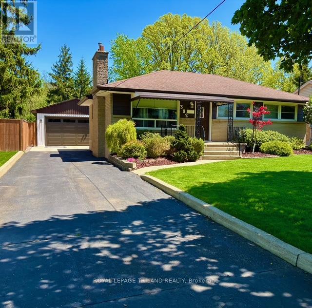 392 BEACHWOOD AVENUE, London South (South D)