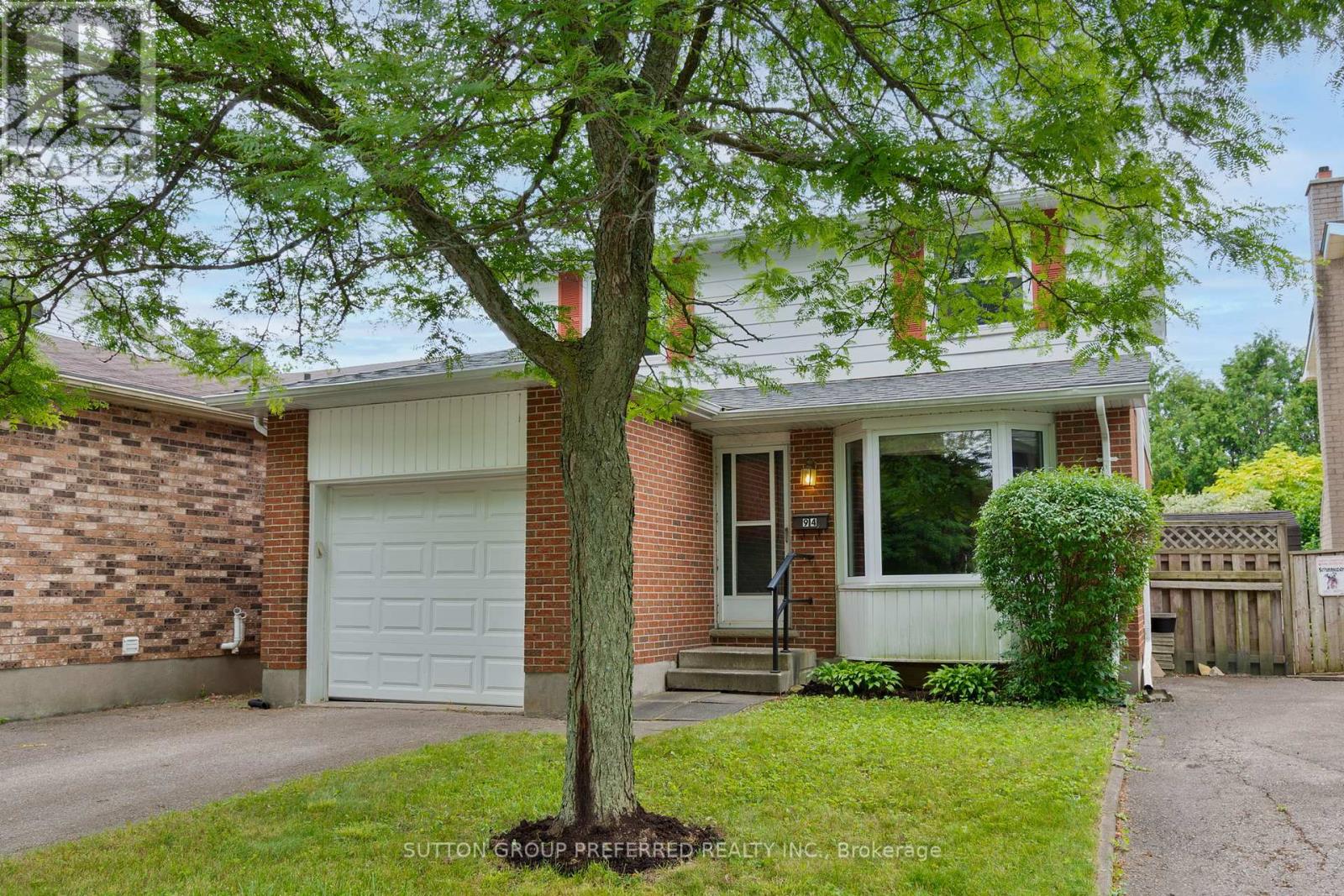94 OLYMPIC CRESCENT, London North (North I)