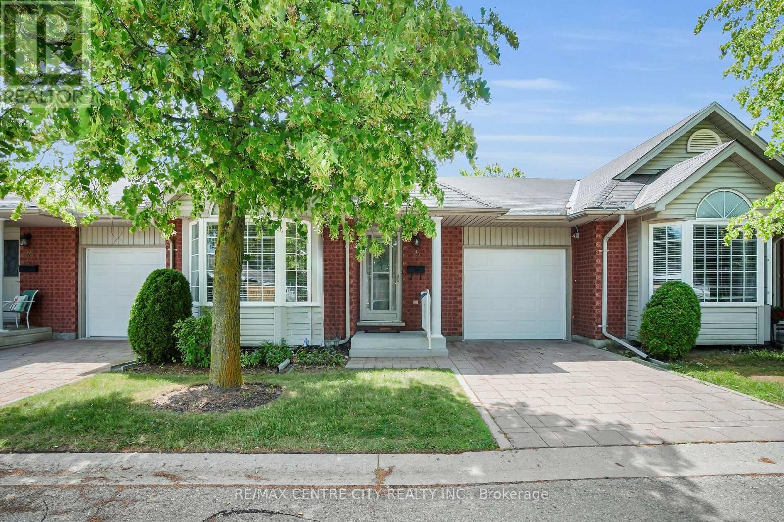 25 - 875 THISTLEDOWN WAY, London North (North I)