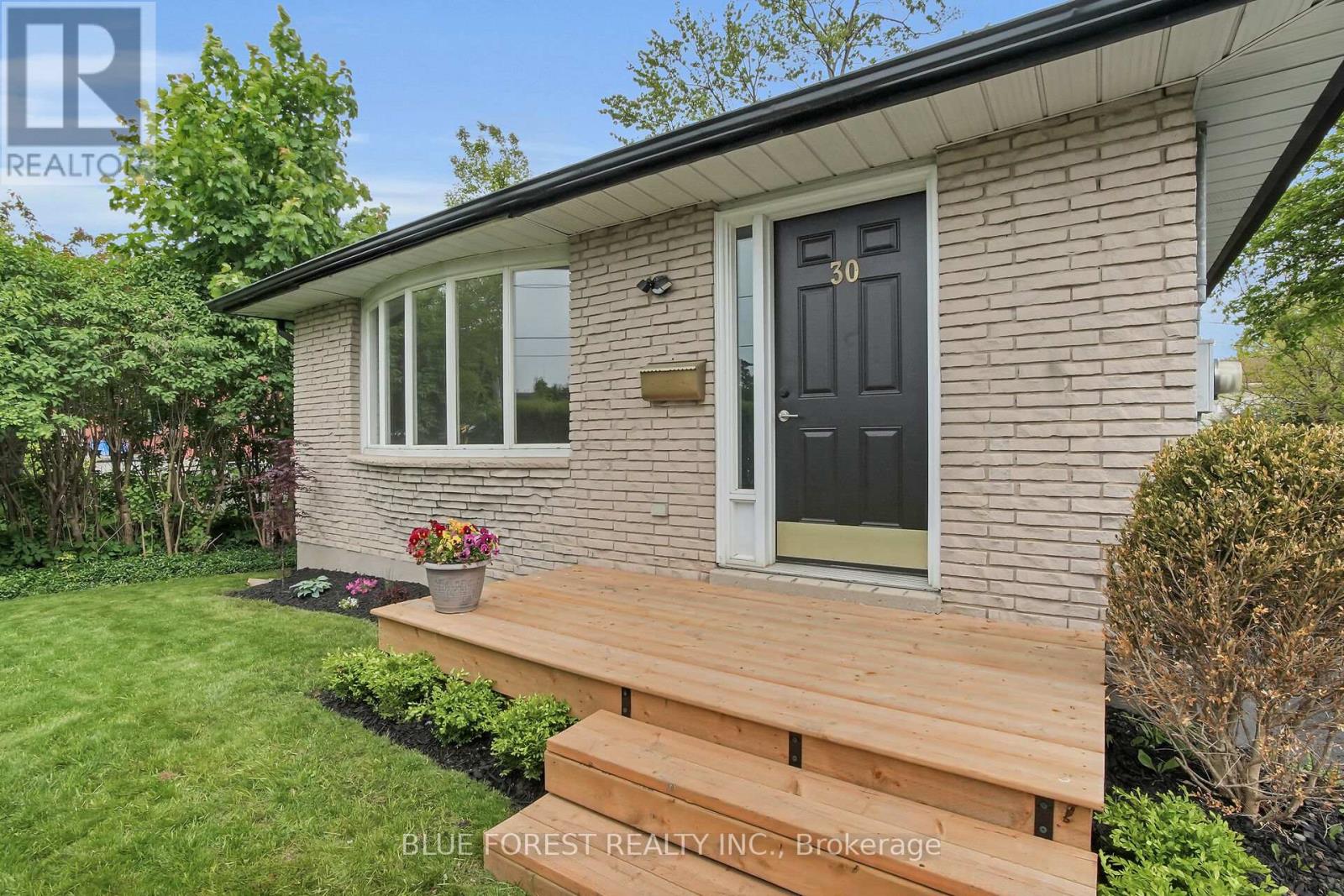 30 BASELINE ROAD E, London South (South G)