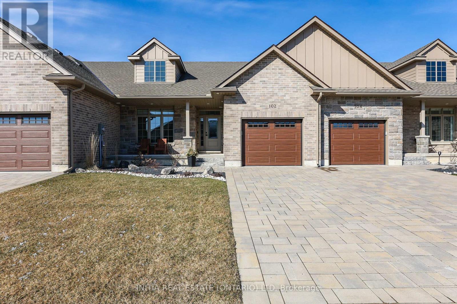 102 LENEVE STREET, Lambton Shores (Forest)