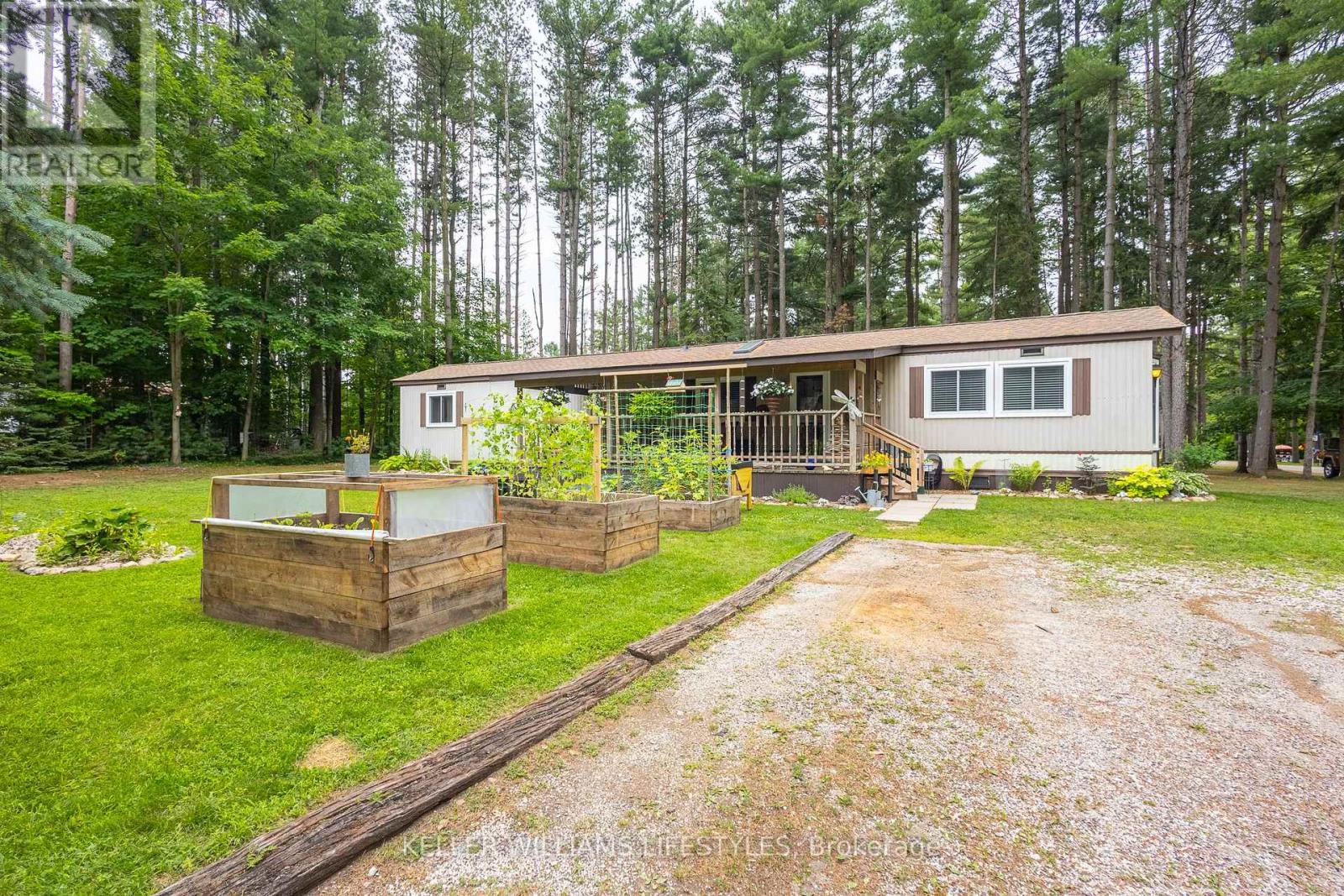 202 CHESTNUT DRIVE, Central Huron (Goderich Twp)