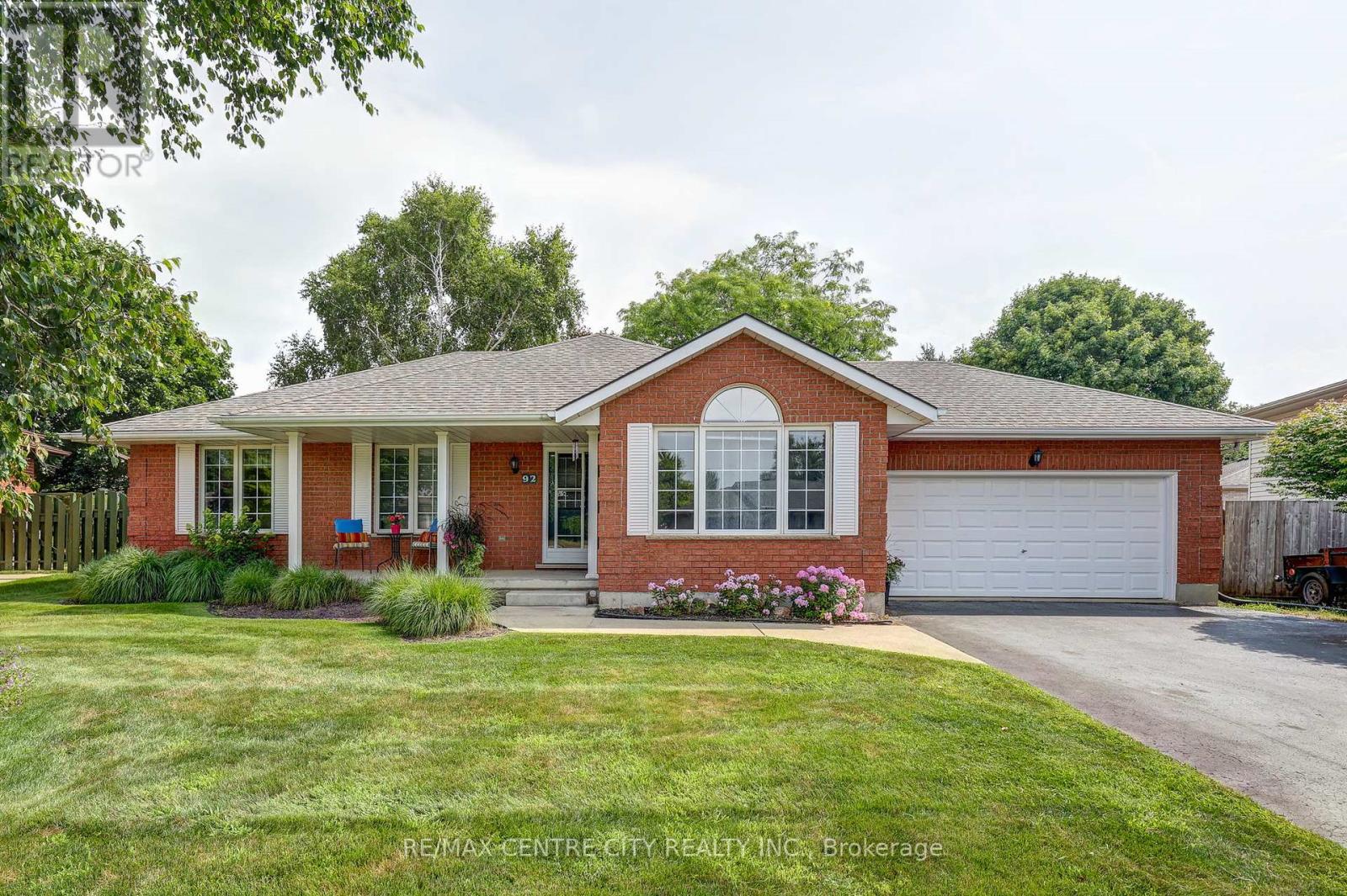 92 GLENDALE DRIVE, Tillsonburg