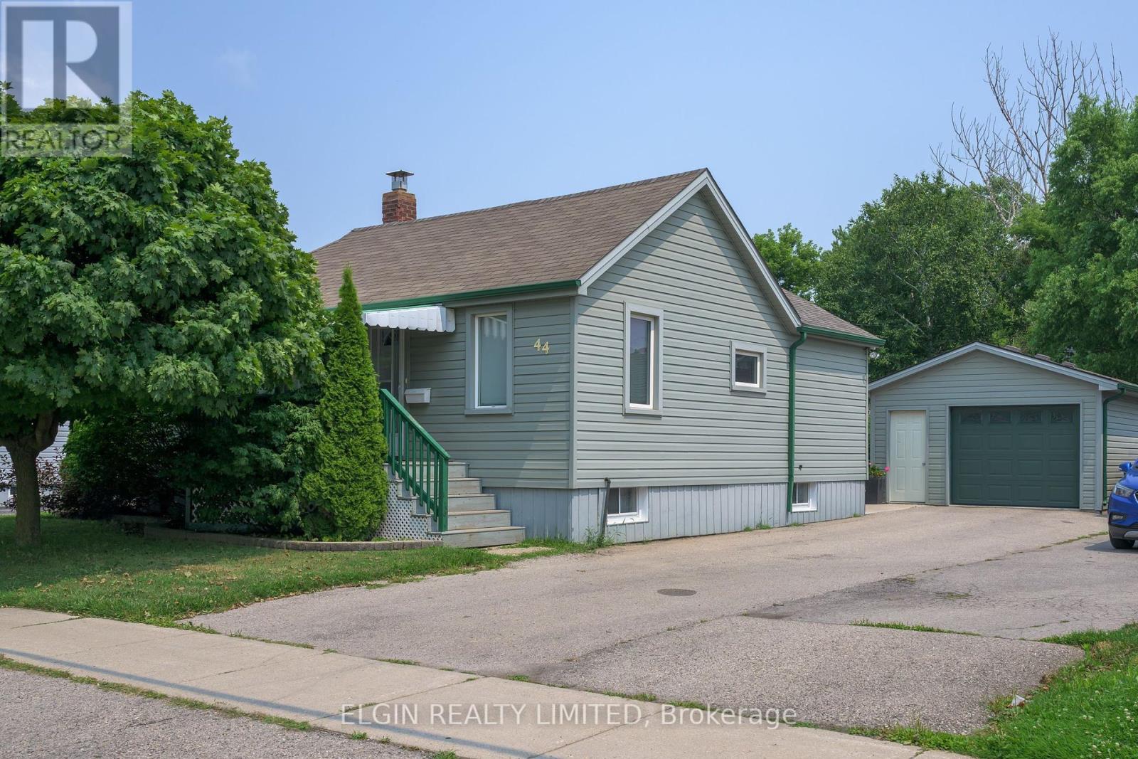 44 FIRST AVENUE, St. Thomas