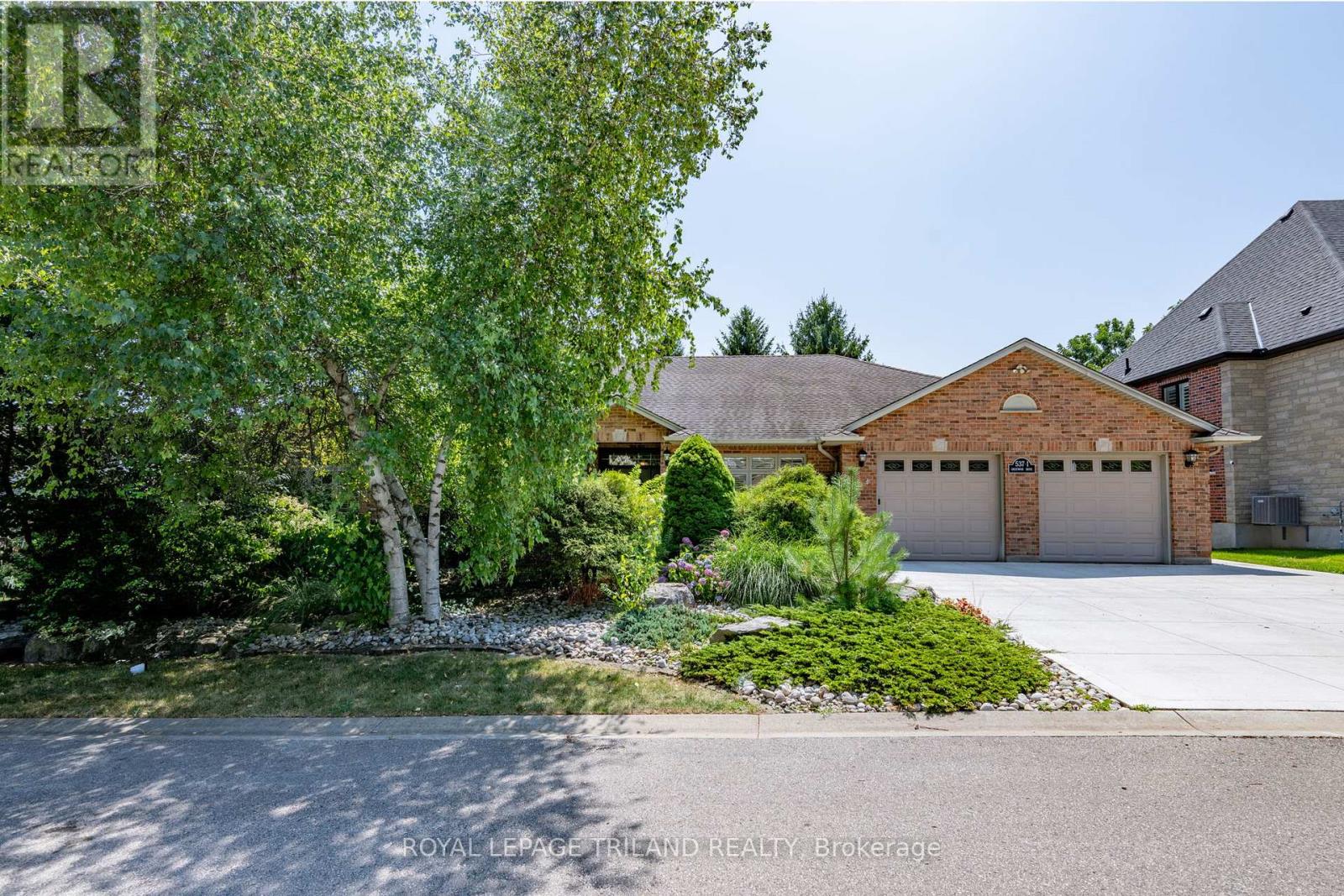 1 - 537 CRESTWOOD DRIVE, London South (South L)