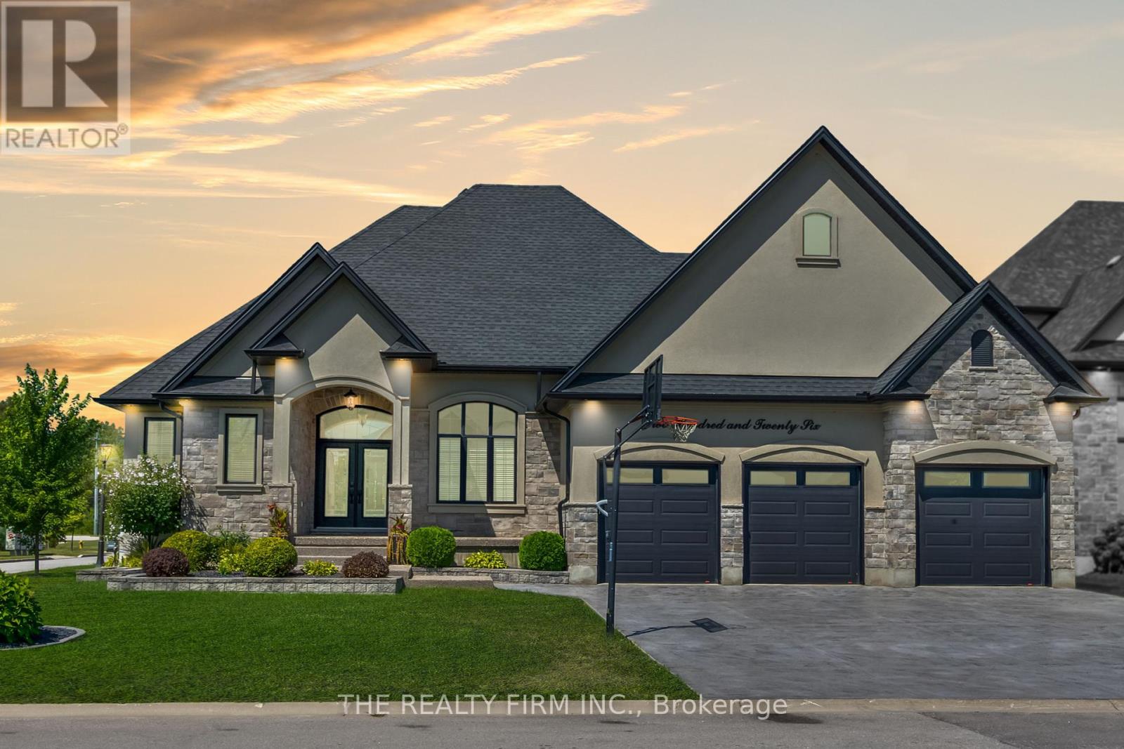 226 - 9861 GLENDON DRIVE, Middlesex Centre (Komoka)