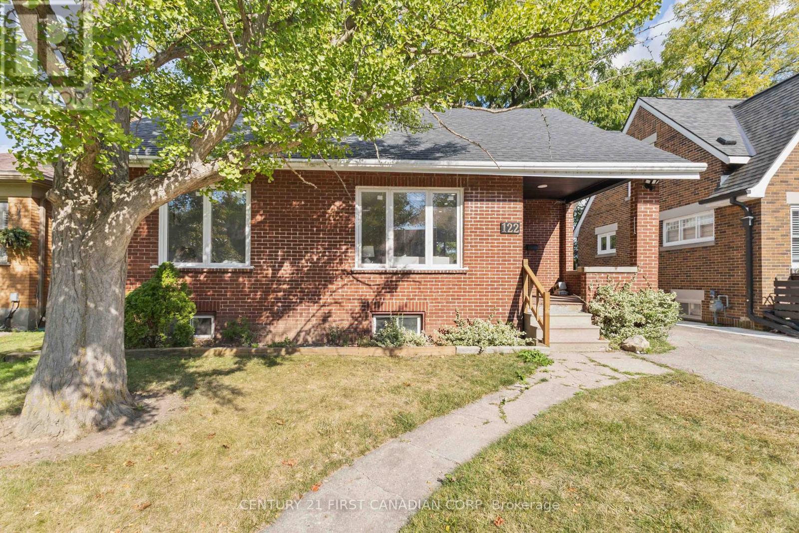122 WINDSOR CRESCENT, London South (South F)