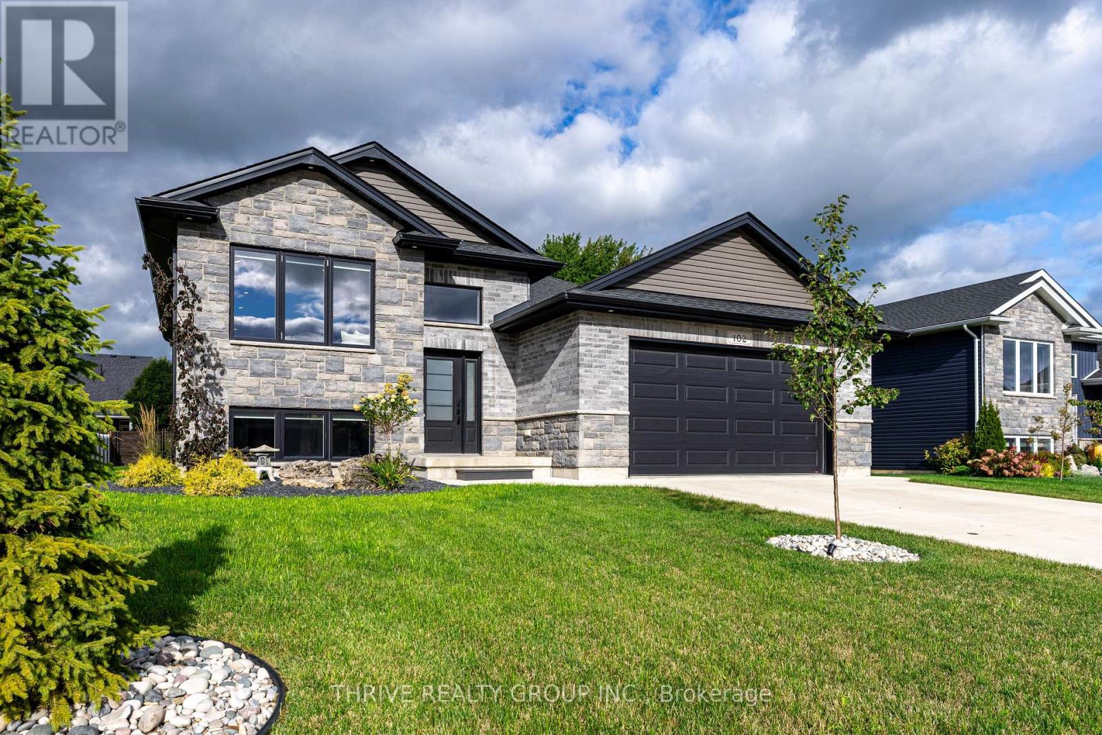 102 PHIBBS STREET, Lambton Shores
