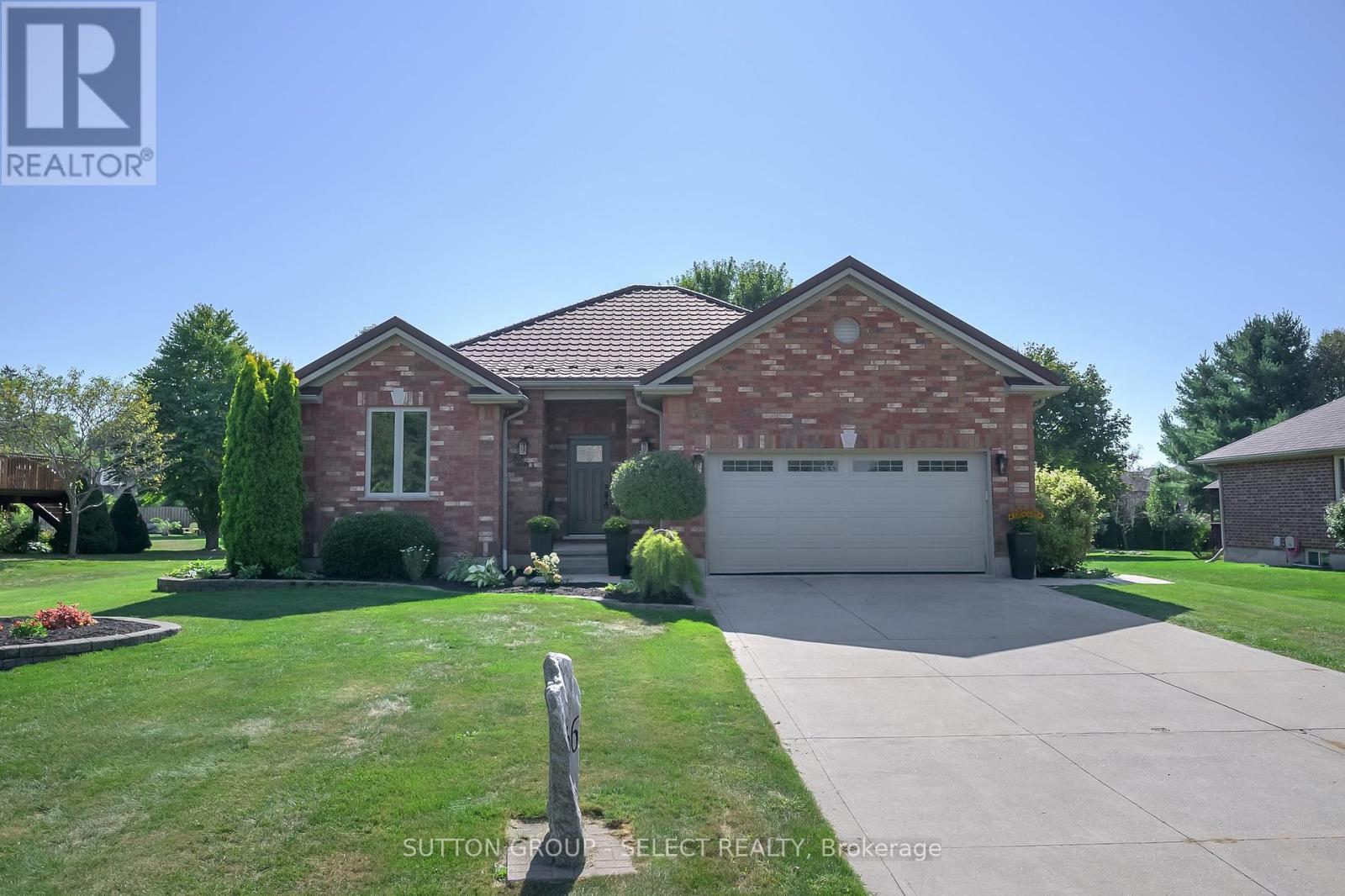 8663 PARKHOUSE DRIVE, Strathroy-Caradoc (Mount Brydges)