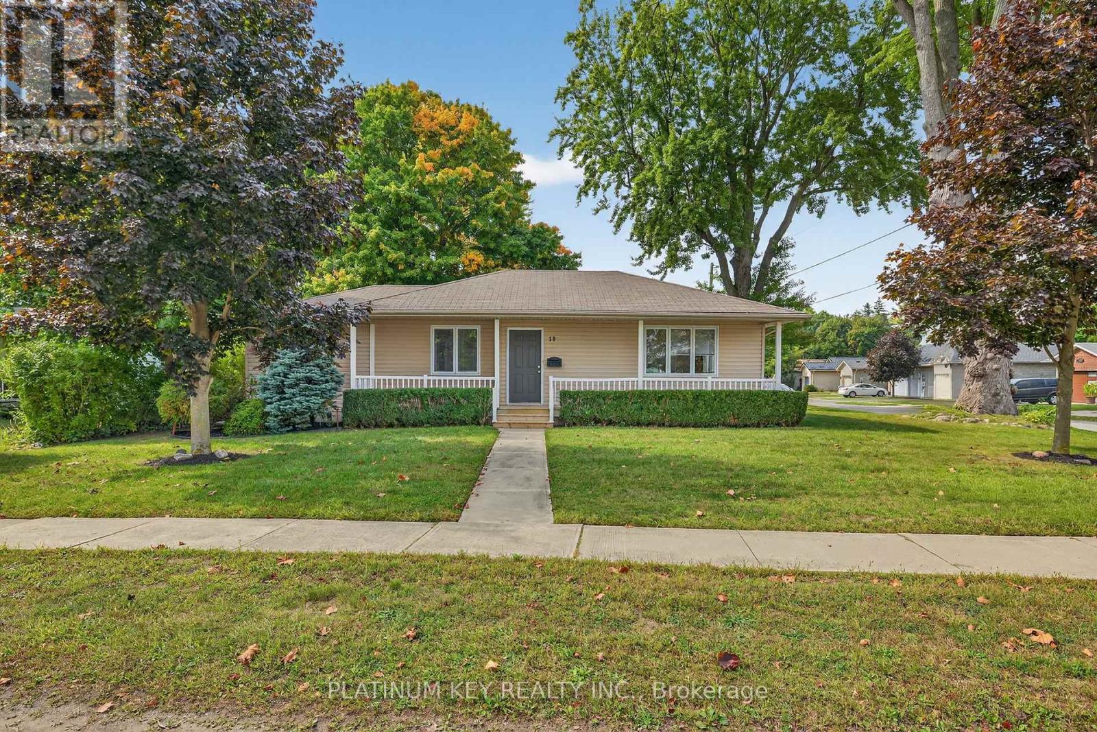 18 RICHMOND STREET, Strathroy-Caradoc (NW)