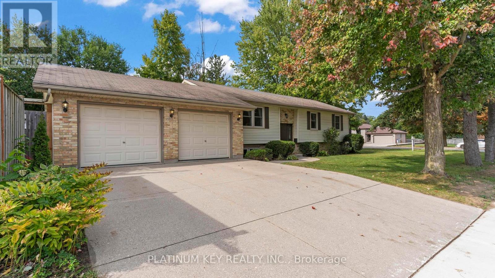 688 JOHN STREET, Strathroy-Caradoc (Mount Brydges)
