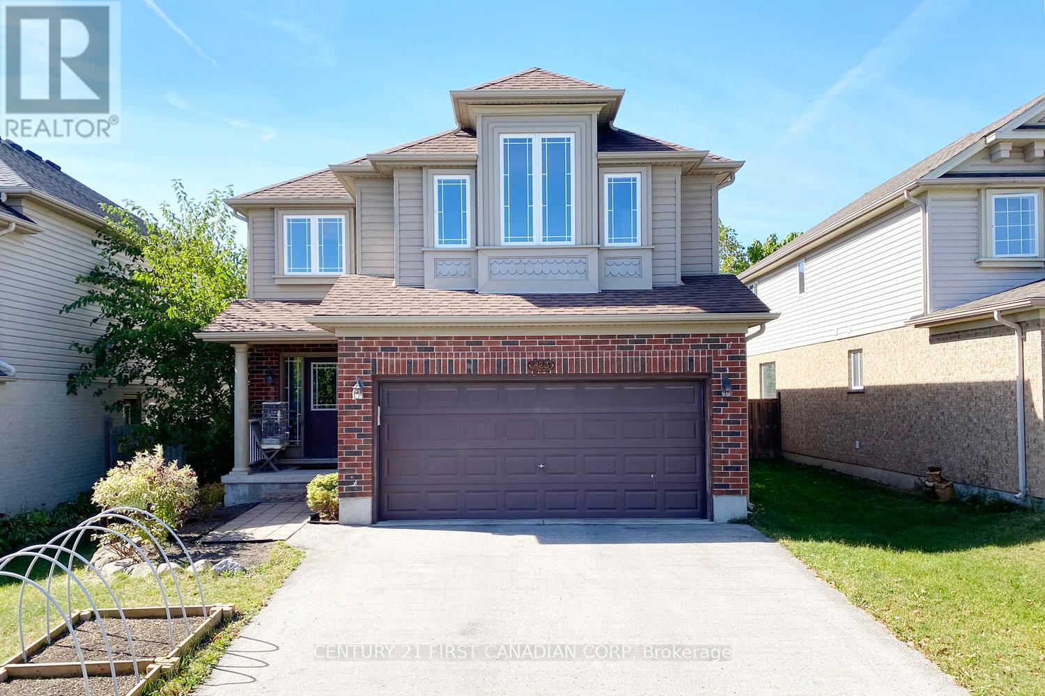 823 OAKCROSSING ROAD, London North (North M)