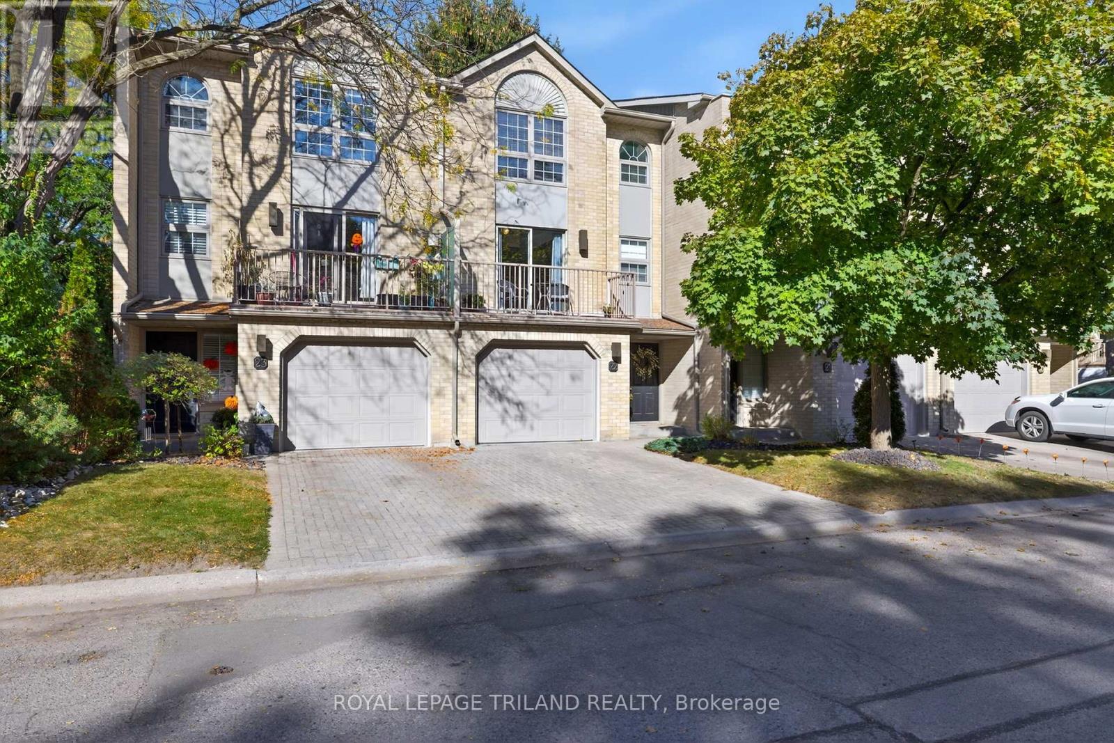 22 - 1399 COMMISSIONERS ROAD W, London South (South B)