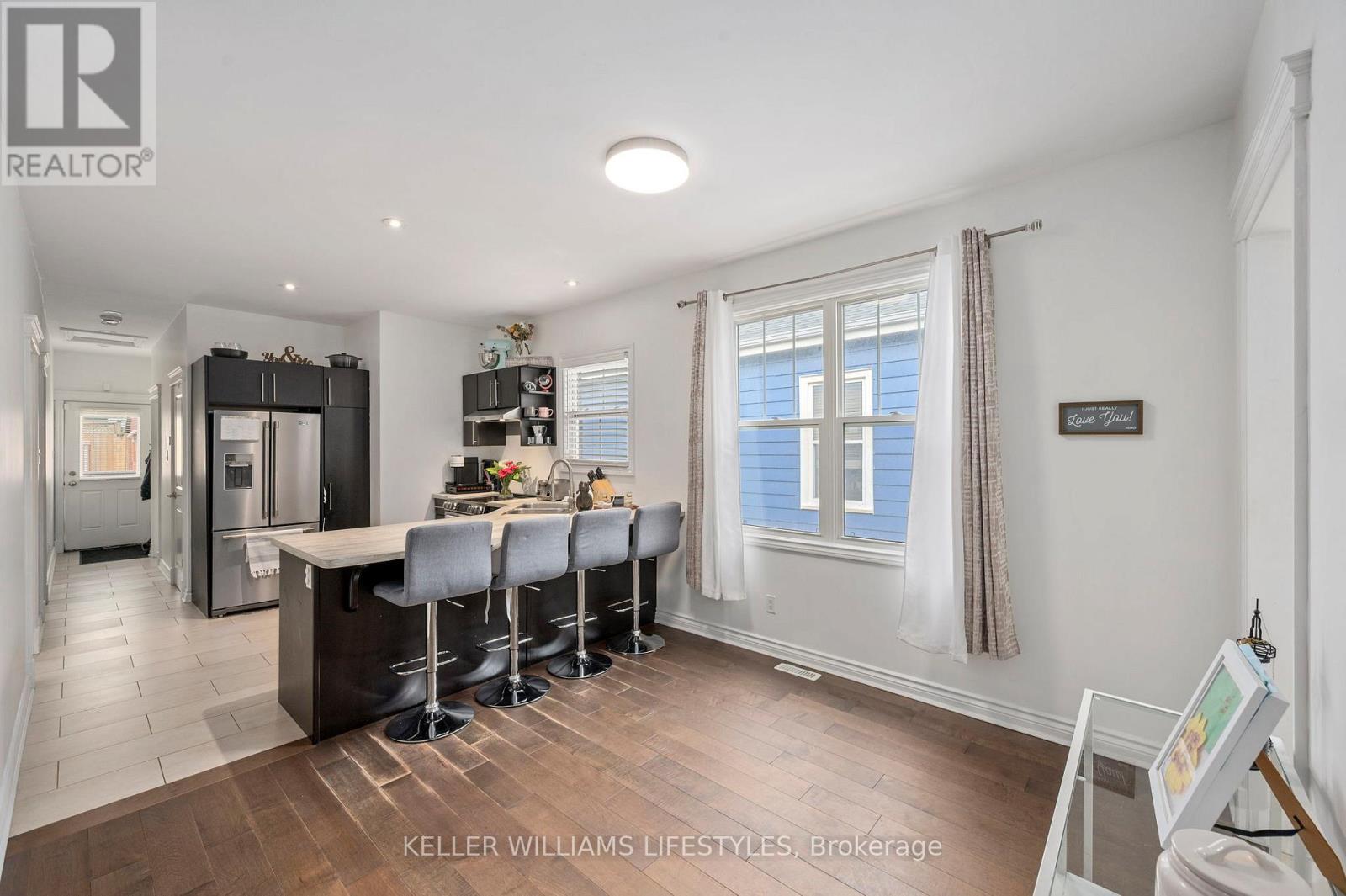 592 ROSEDALE STREET, London East (East F)