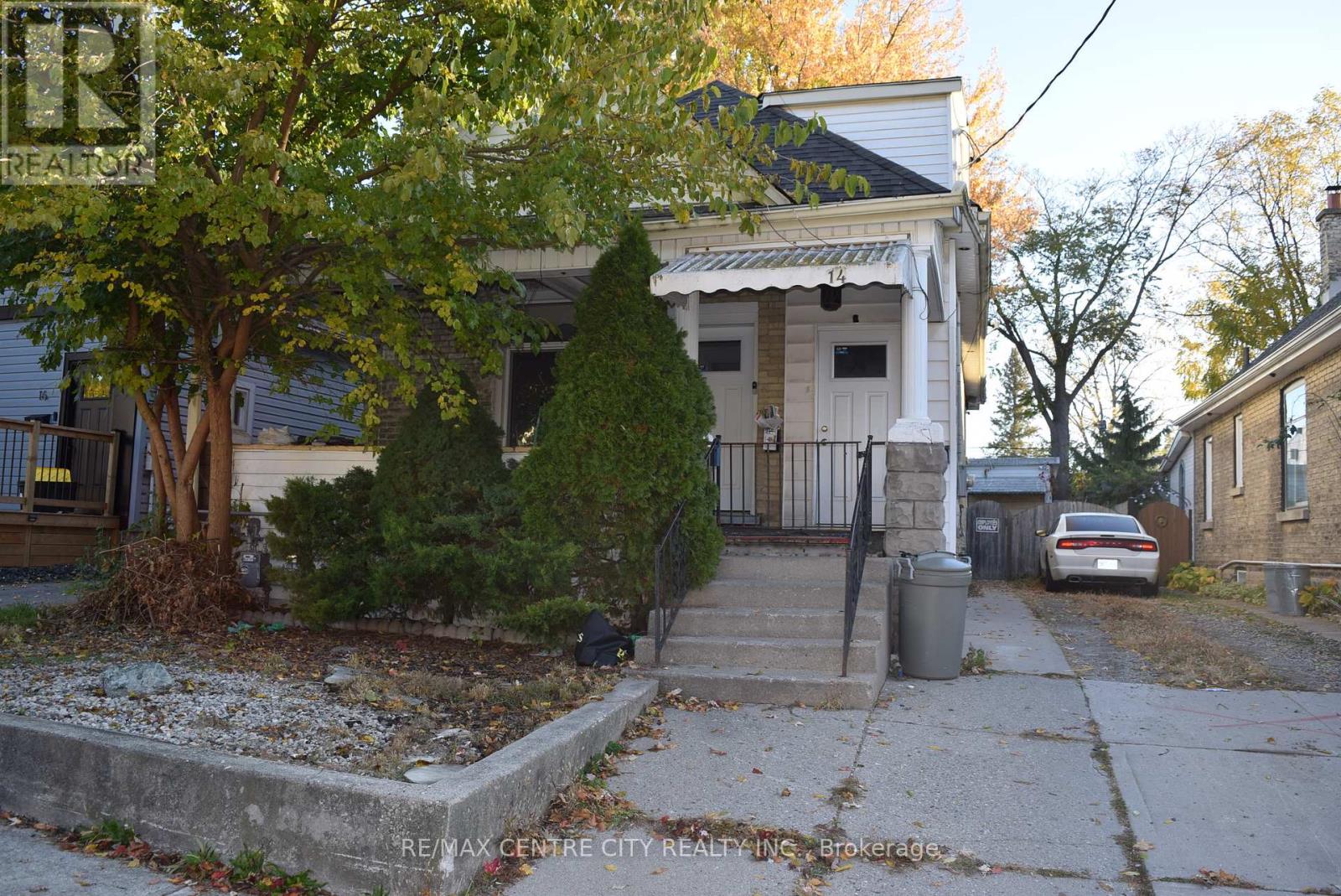 14 KITCHENER AVENUE, London East (East L)