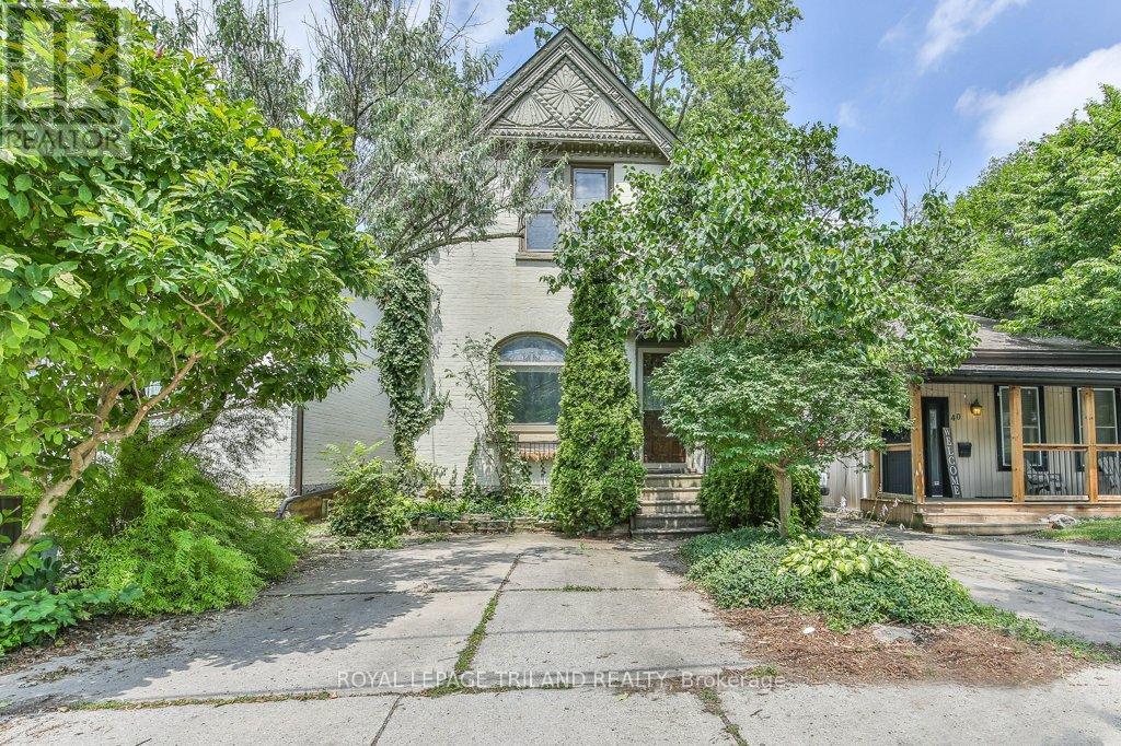 38 BYRON AVENUE E, London South (South F)