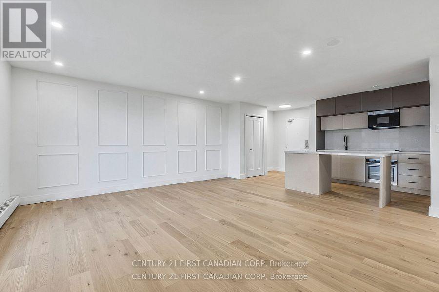 702 - 563 MORNINGTON AVENUE, London East (East G)