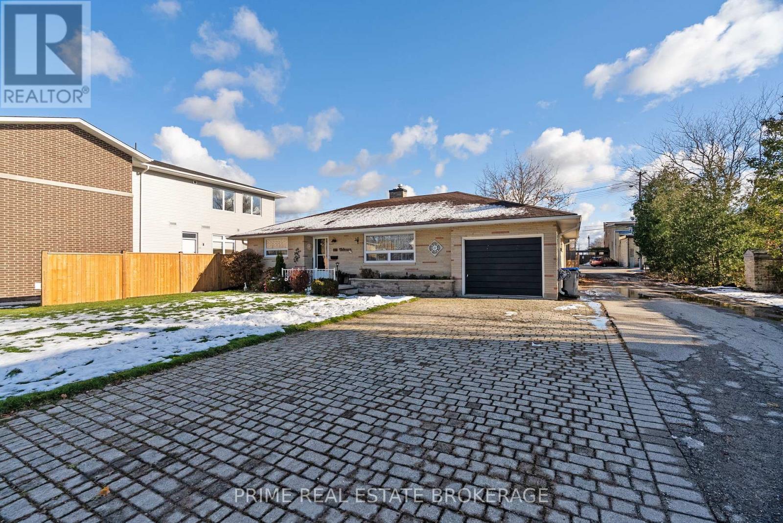 376 WILLIAM STREET, South Huron (Exeter)