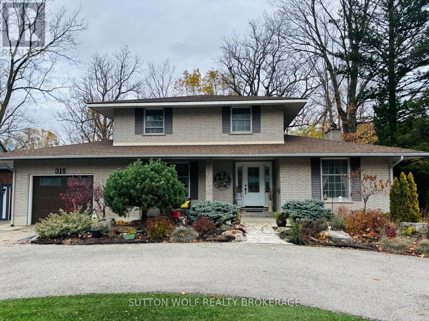 315 CARADOC STREET N, Strathroy-Caradoc (NE)