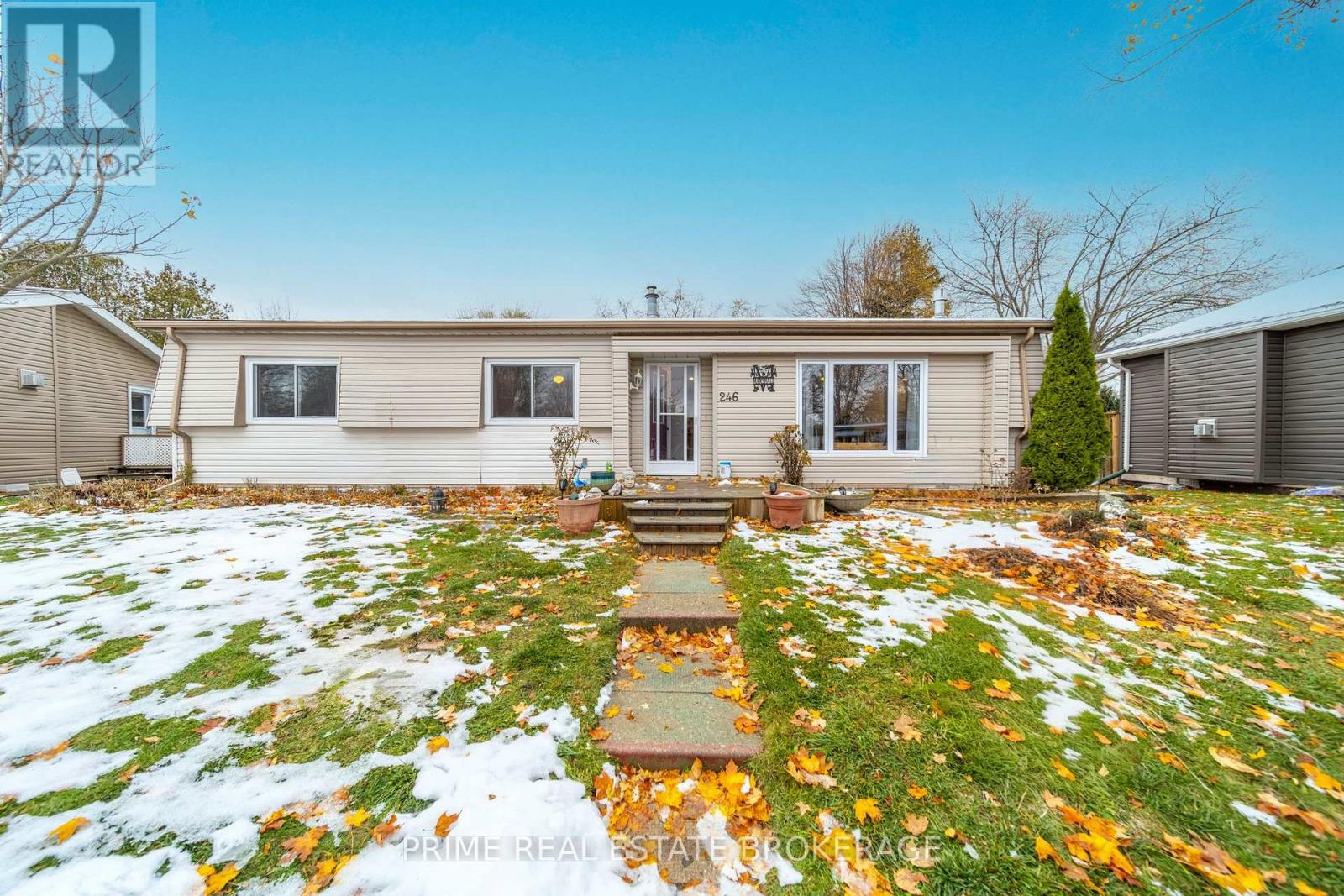 246 SOUTHWINDS COURT, South Huron (Stephen)