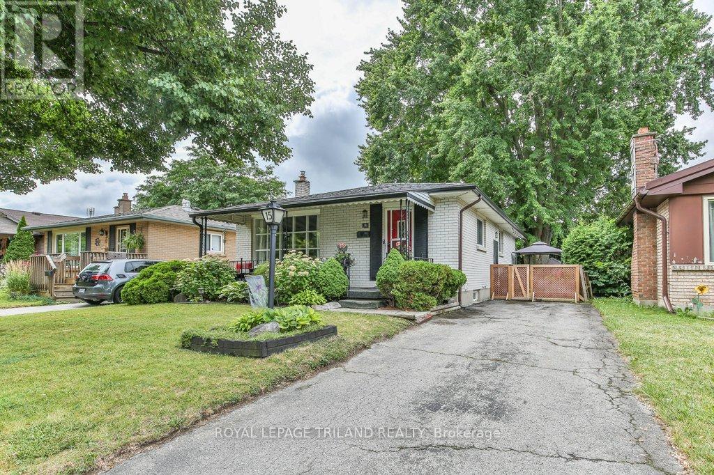 15 TALAVERA CRESCENT, London East (East I)