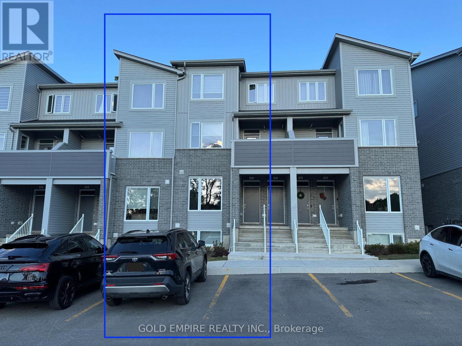 45 - 990 DEVERON CRESCENT, London South (South J)