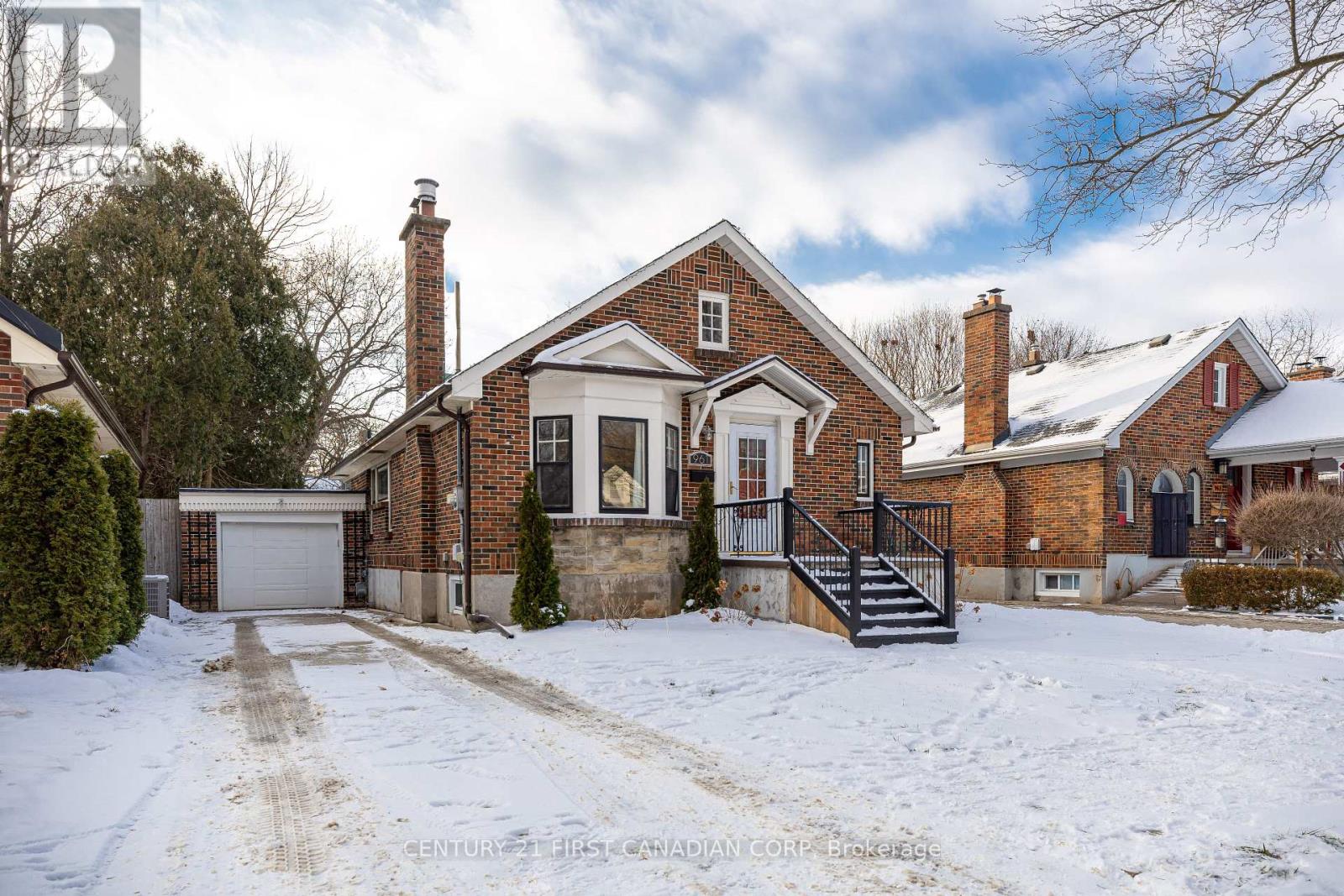 961 HARRISON AVENUE, London East (East B)