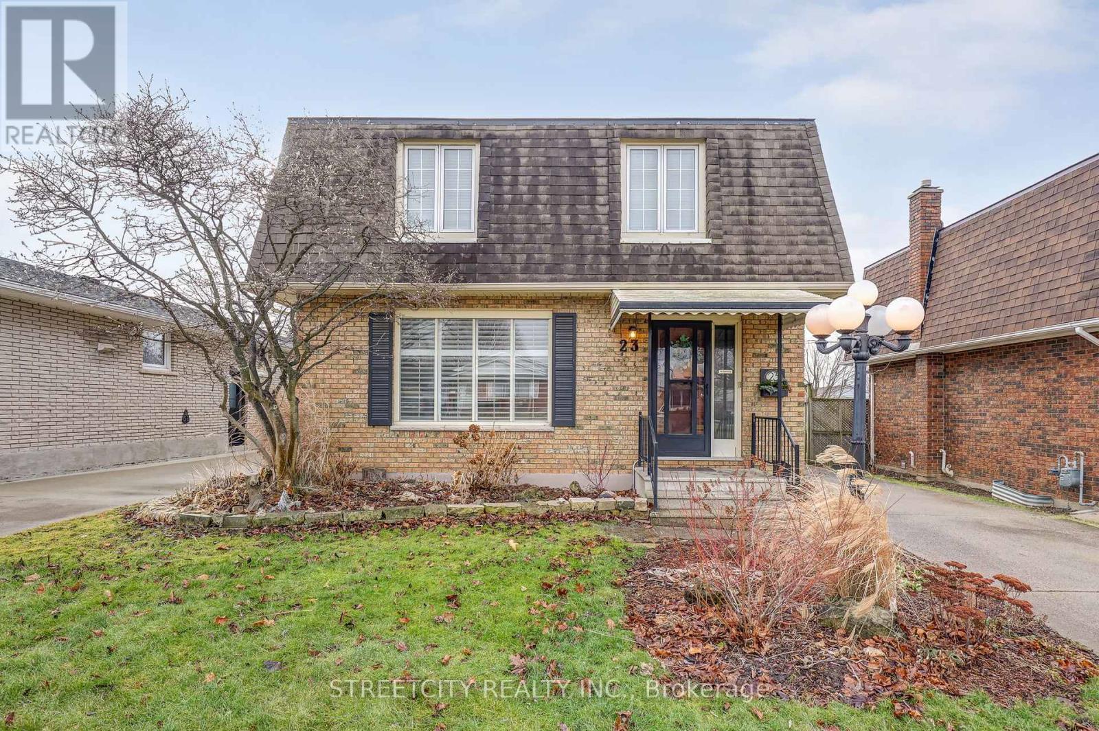 23 DYER CRESCENT, St. Thomas